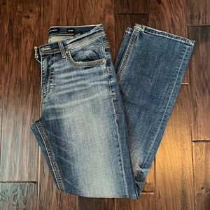 Buckle: Tyler straight. Only worn a handful of times. super good condition!31x34